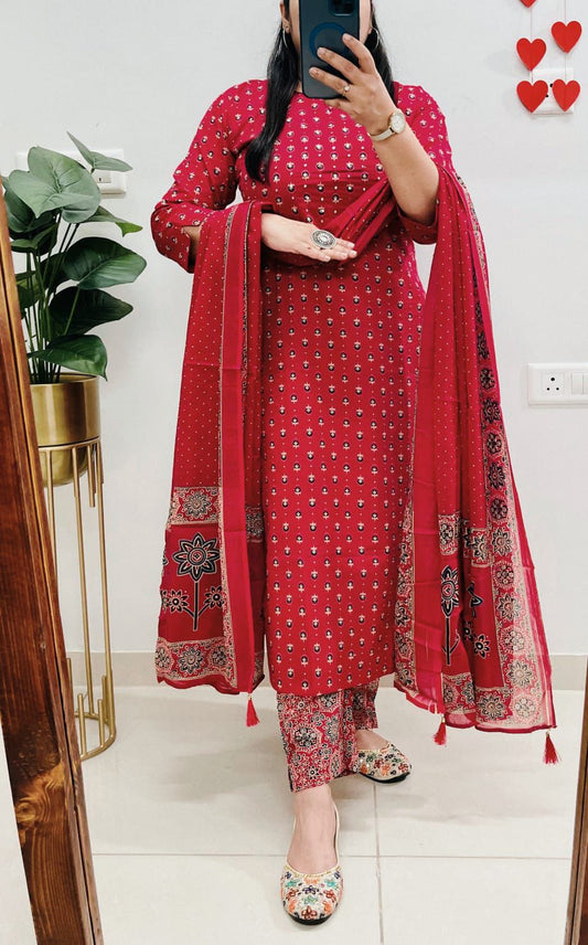Women's Red Pure Cotton Kurti Pant & Dupatta